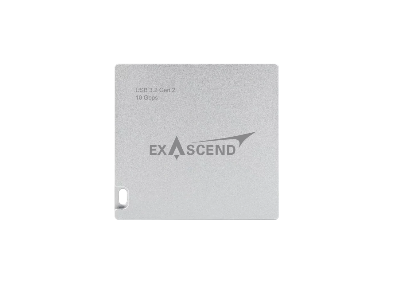 Essential 4-in-1 – Multi-slot Card Reader (10 Gbps) front view
